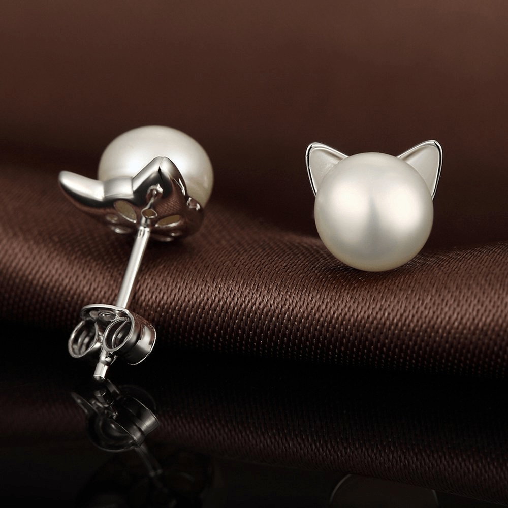 Boucles d'oreilles chat noir et blanc en pâte polymère et petites perles  noires / boucles longues chat : Boucle…